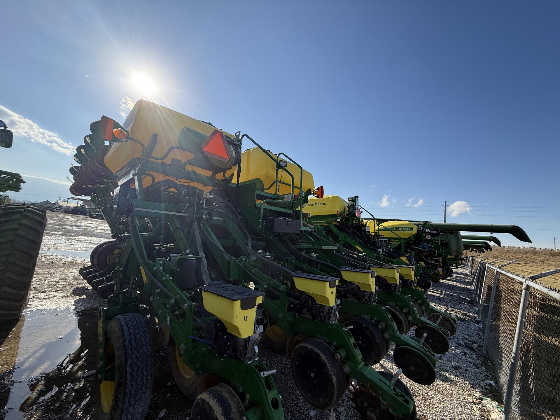 2016 John Deere 1795 Image