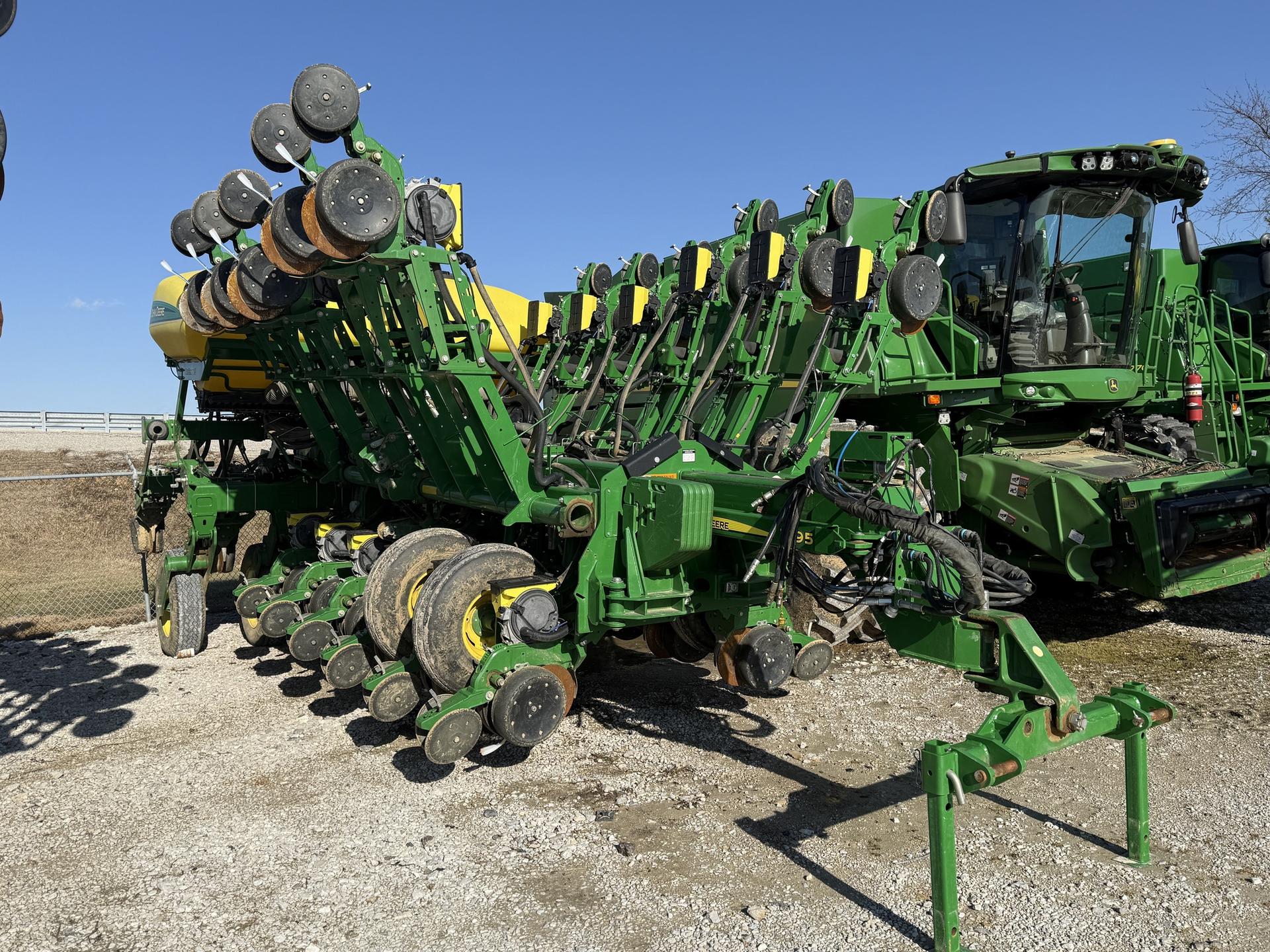 2016 John Deere 1795 Image