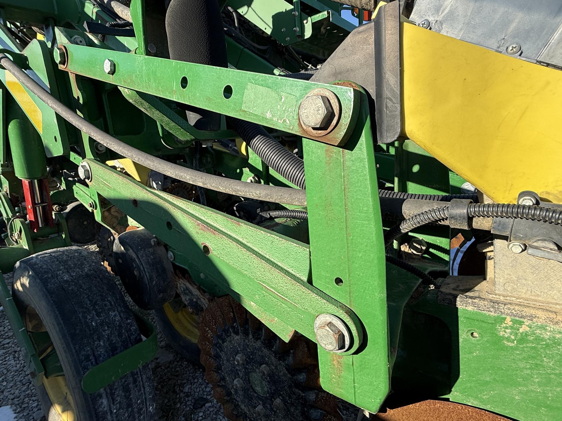 2012 John Deere 1790 Image