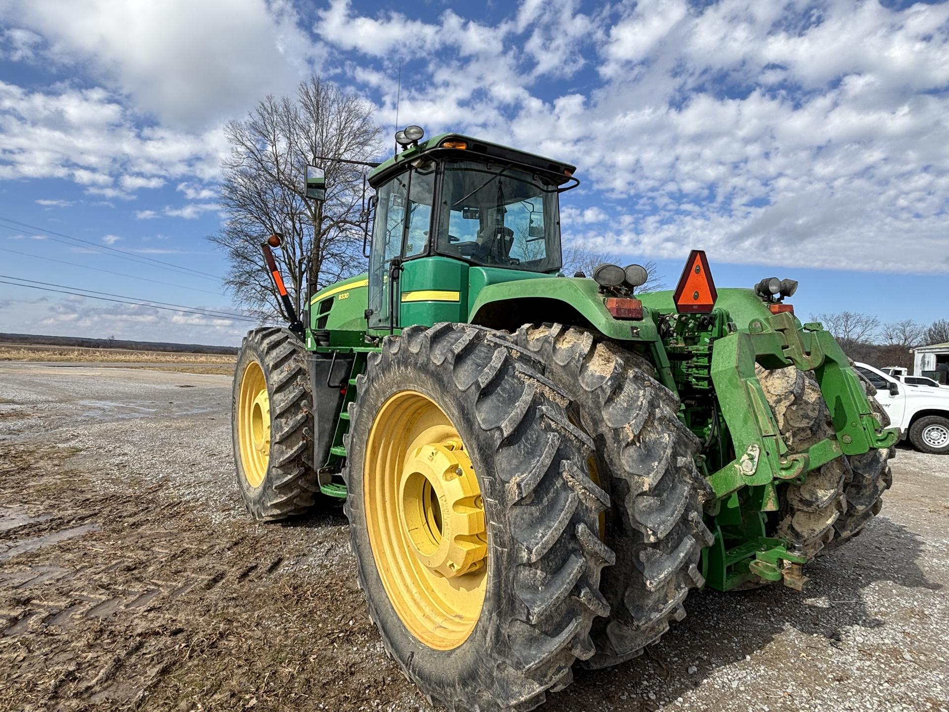 2009 John Deere 9330 Image