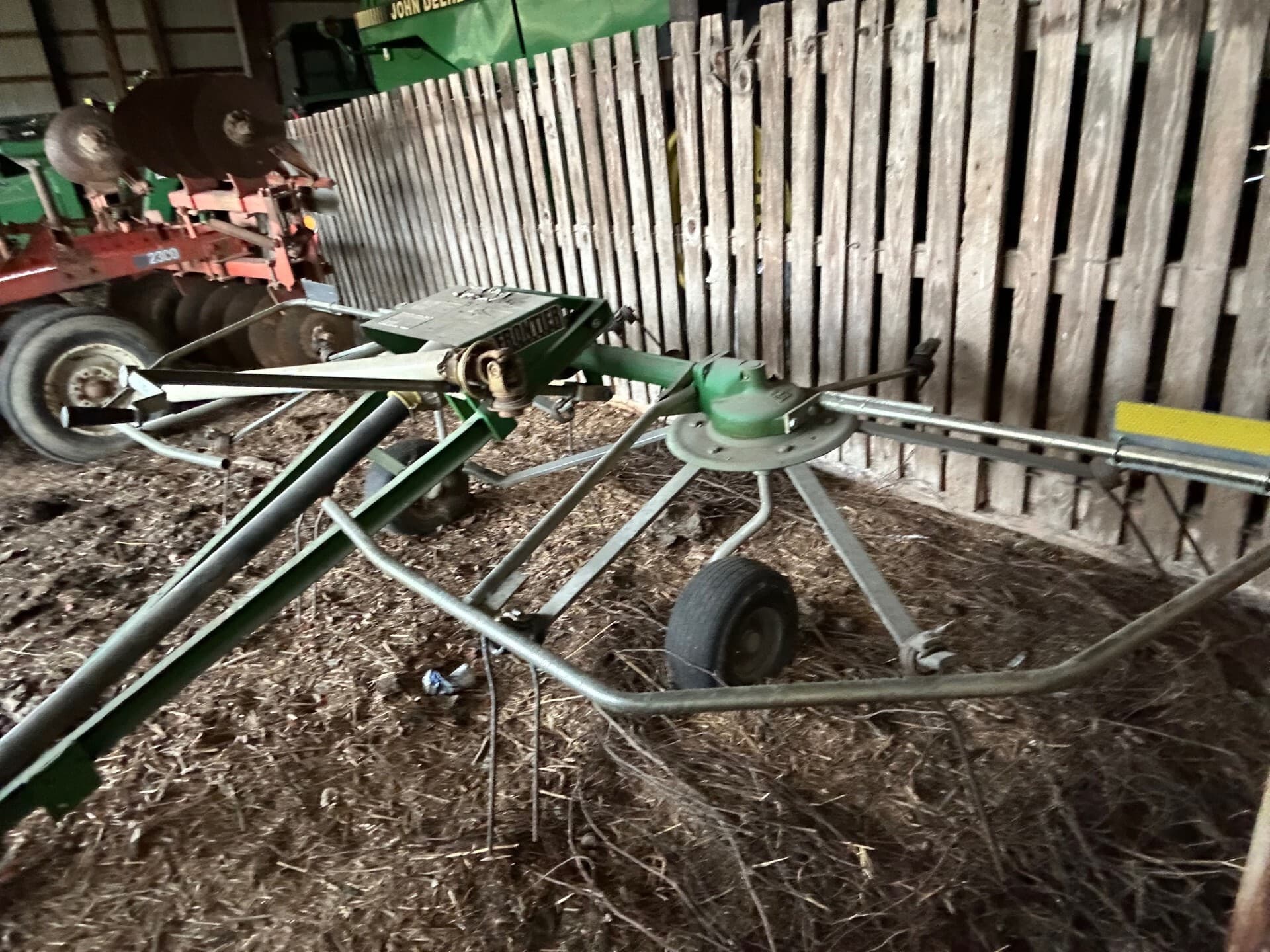 2006 Frontier TD1010E Image