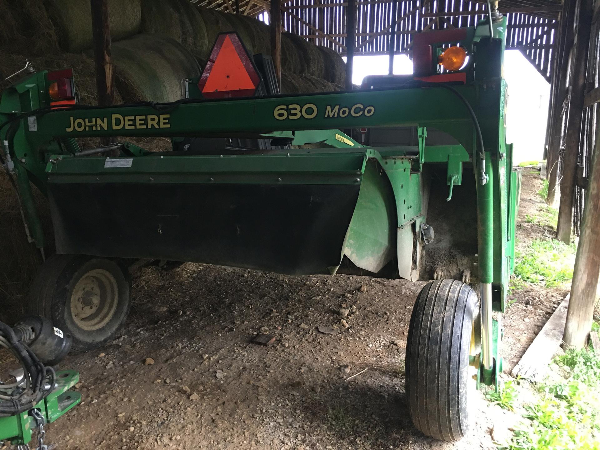 2012 John Deere 630