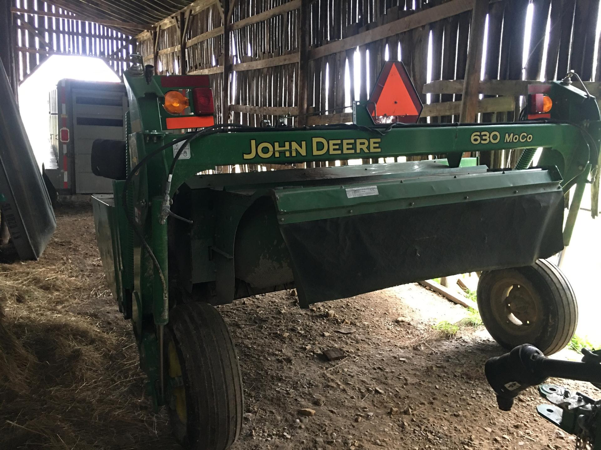 2012 John Deere 630