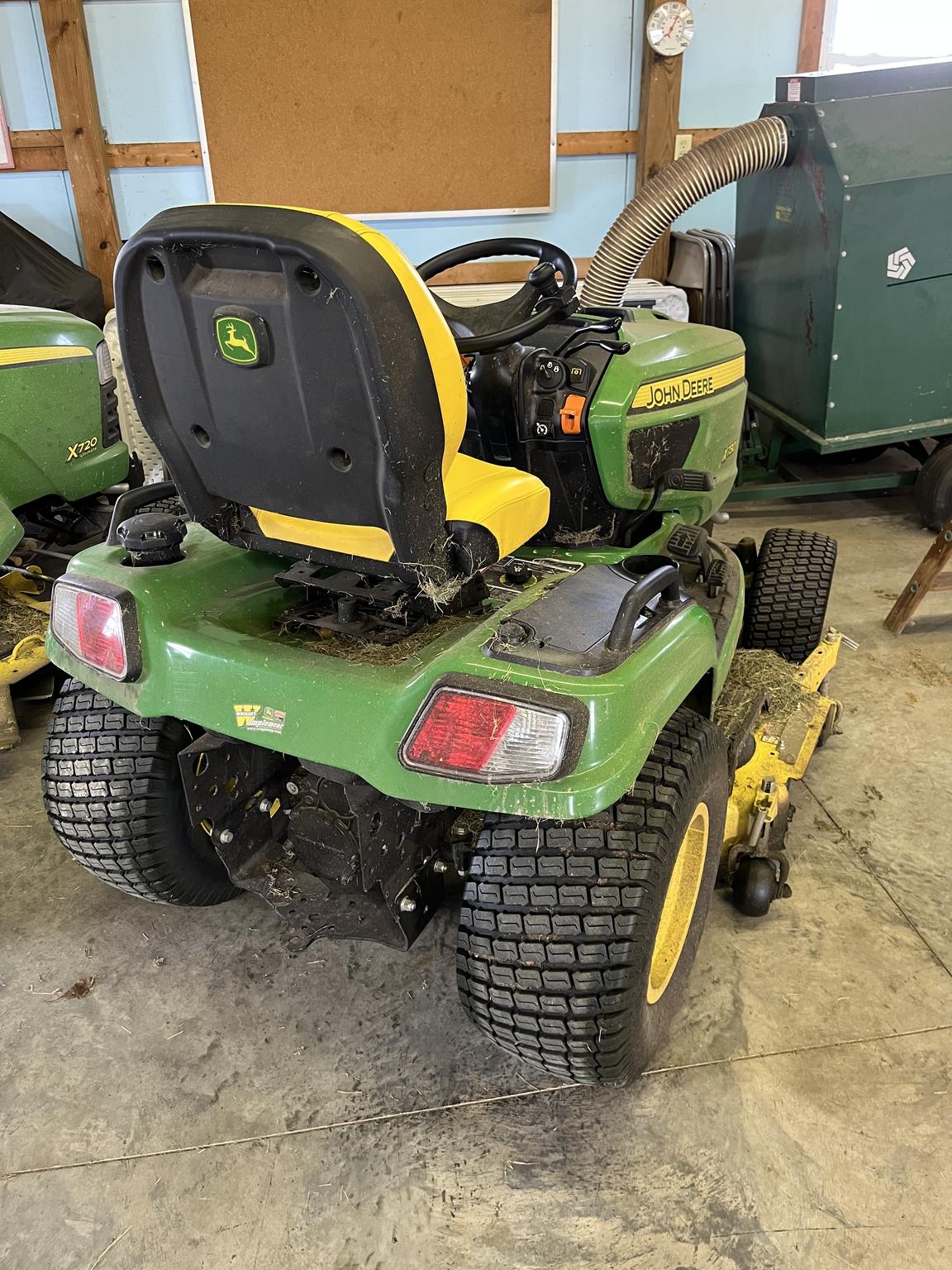 2022 John Deere X730 Image