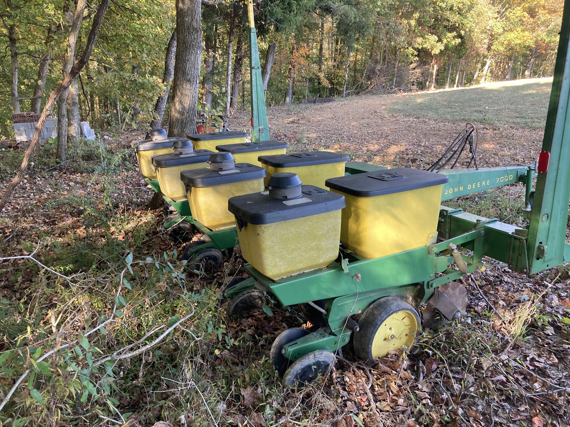 John Deere 7000