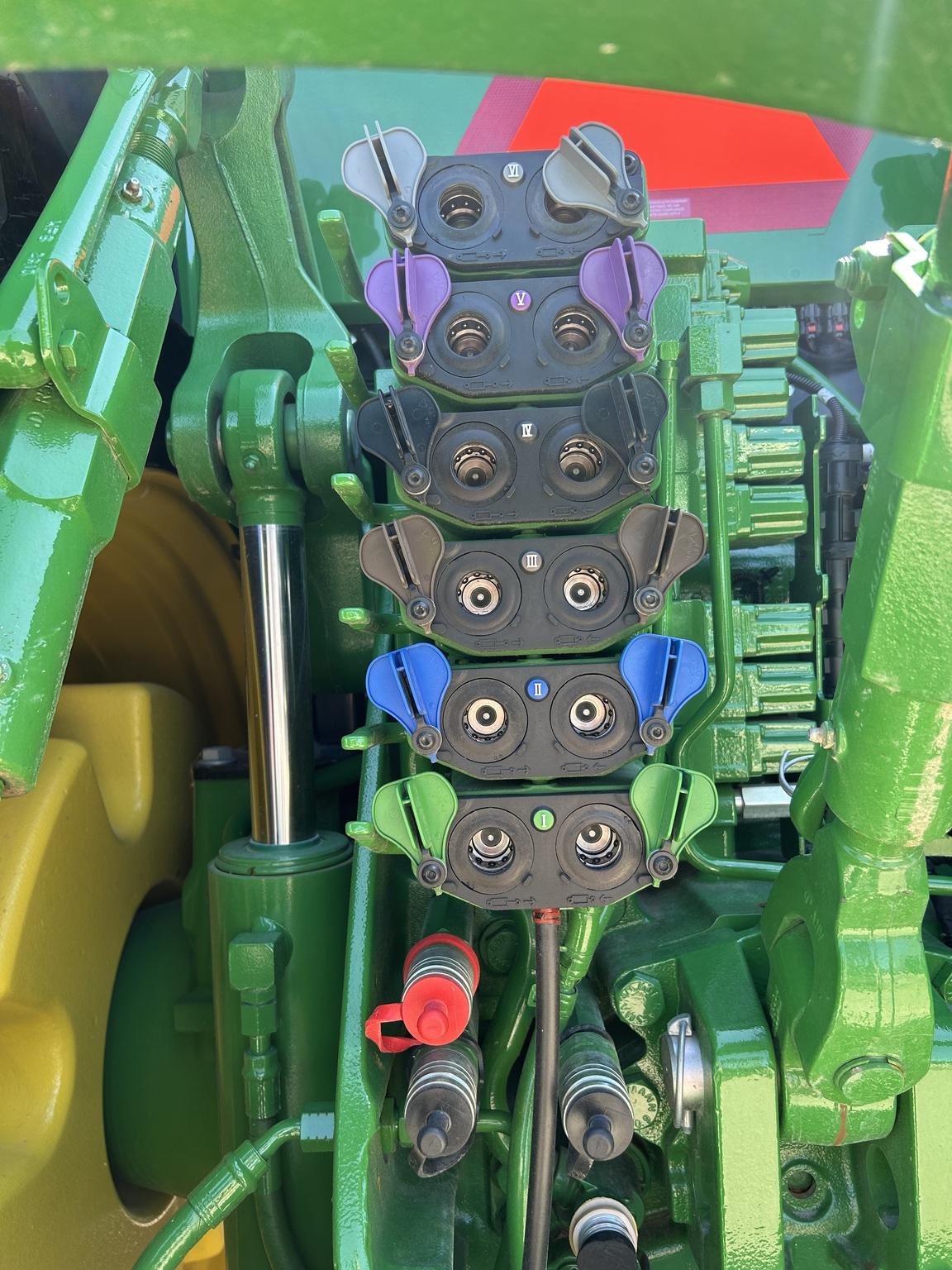 2023 John Deere 8R 250