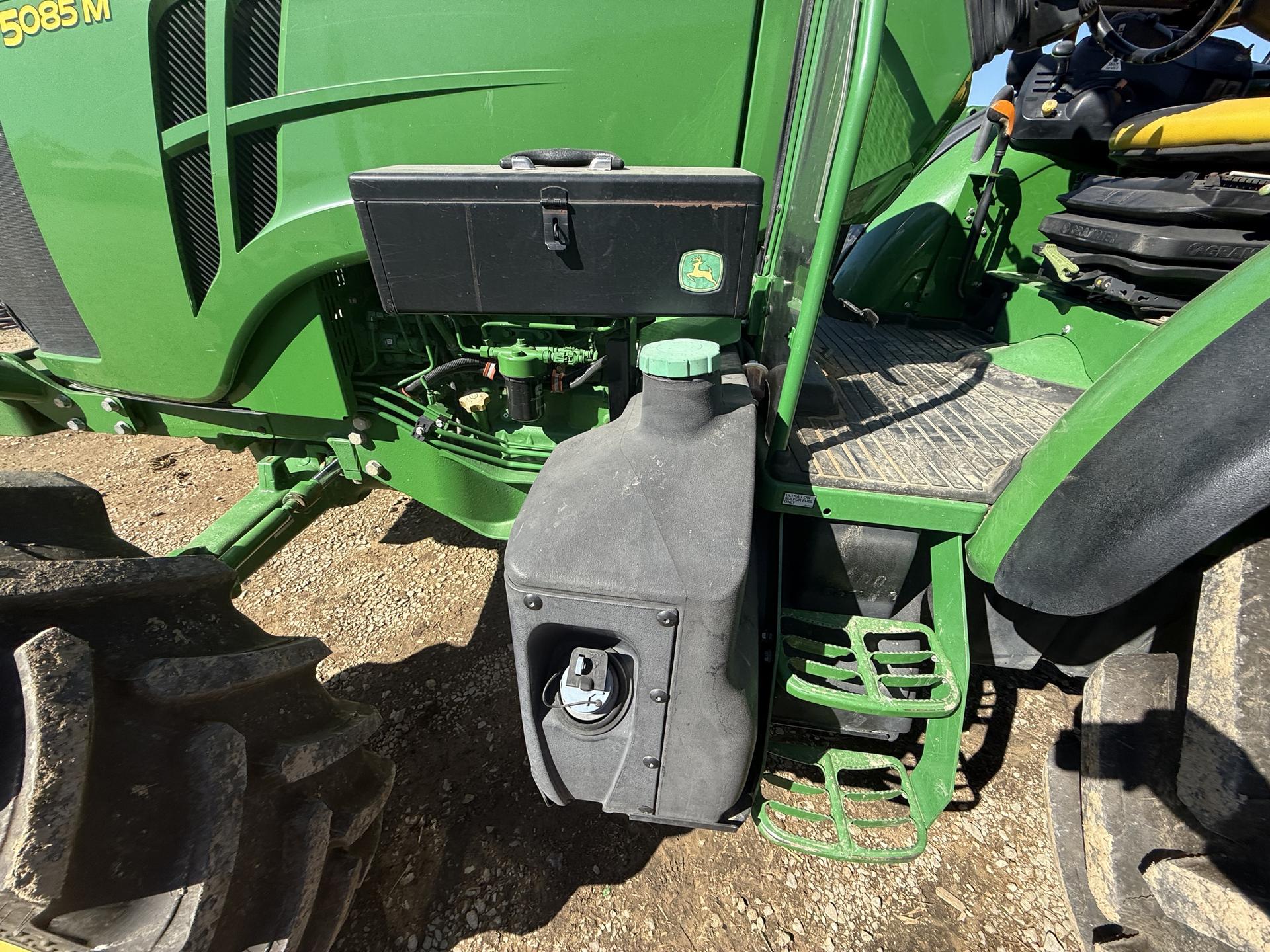 2015 John Deere 5085M