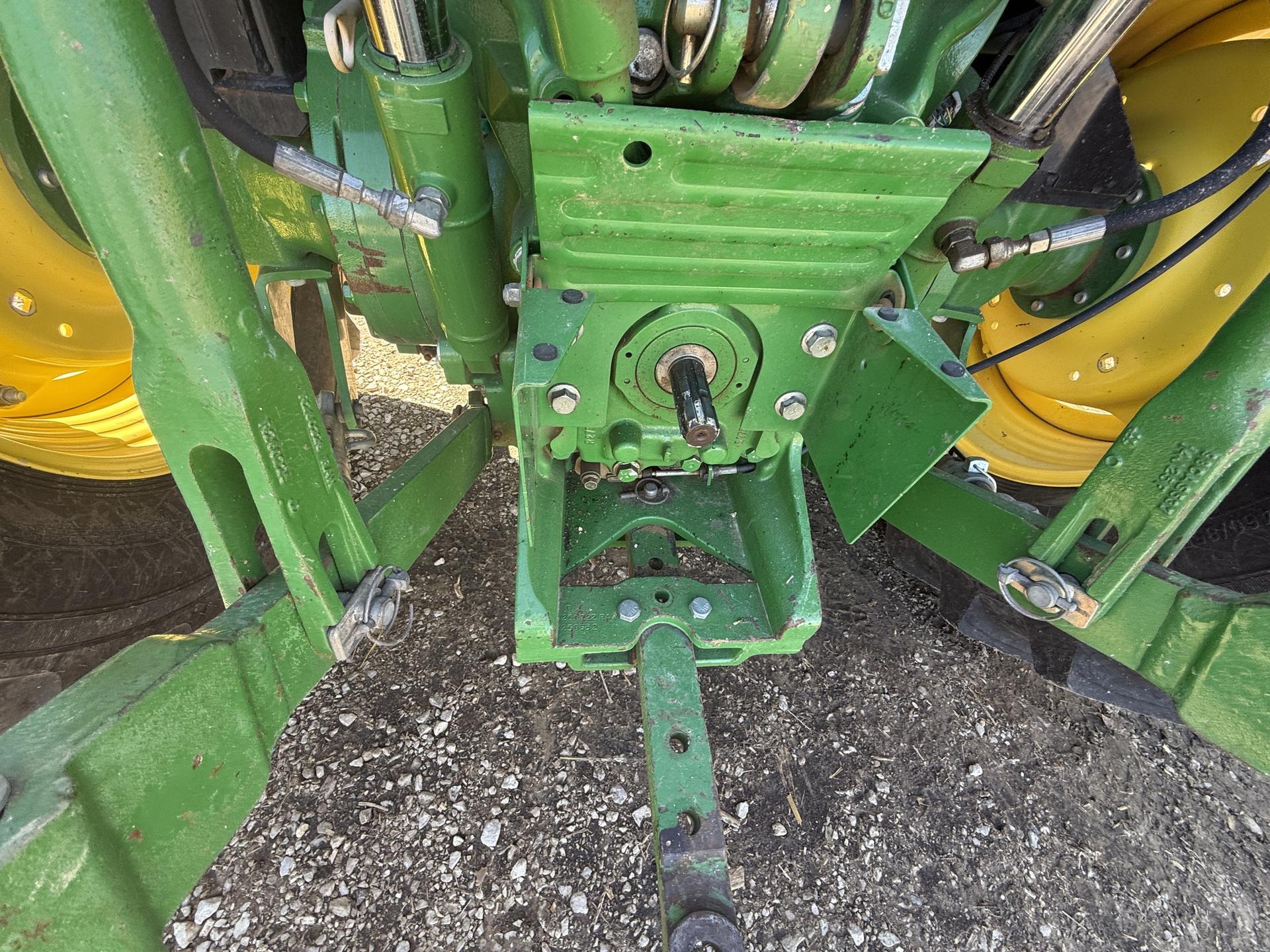 2015 John Deere 5085M