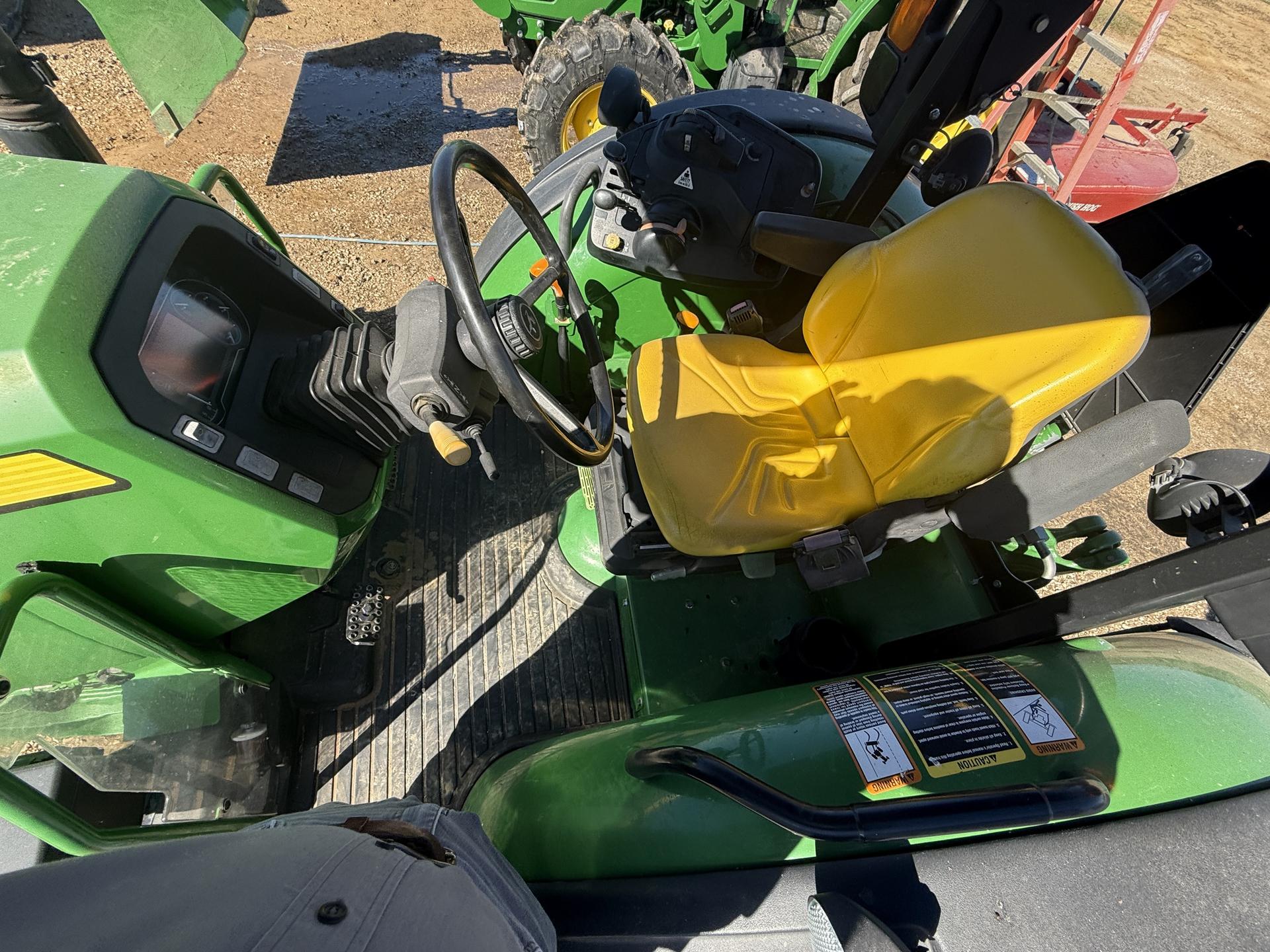 2015 John Deere 5085M