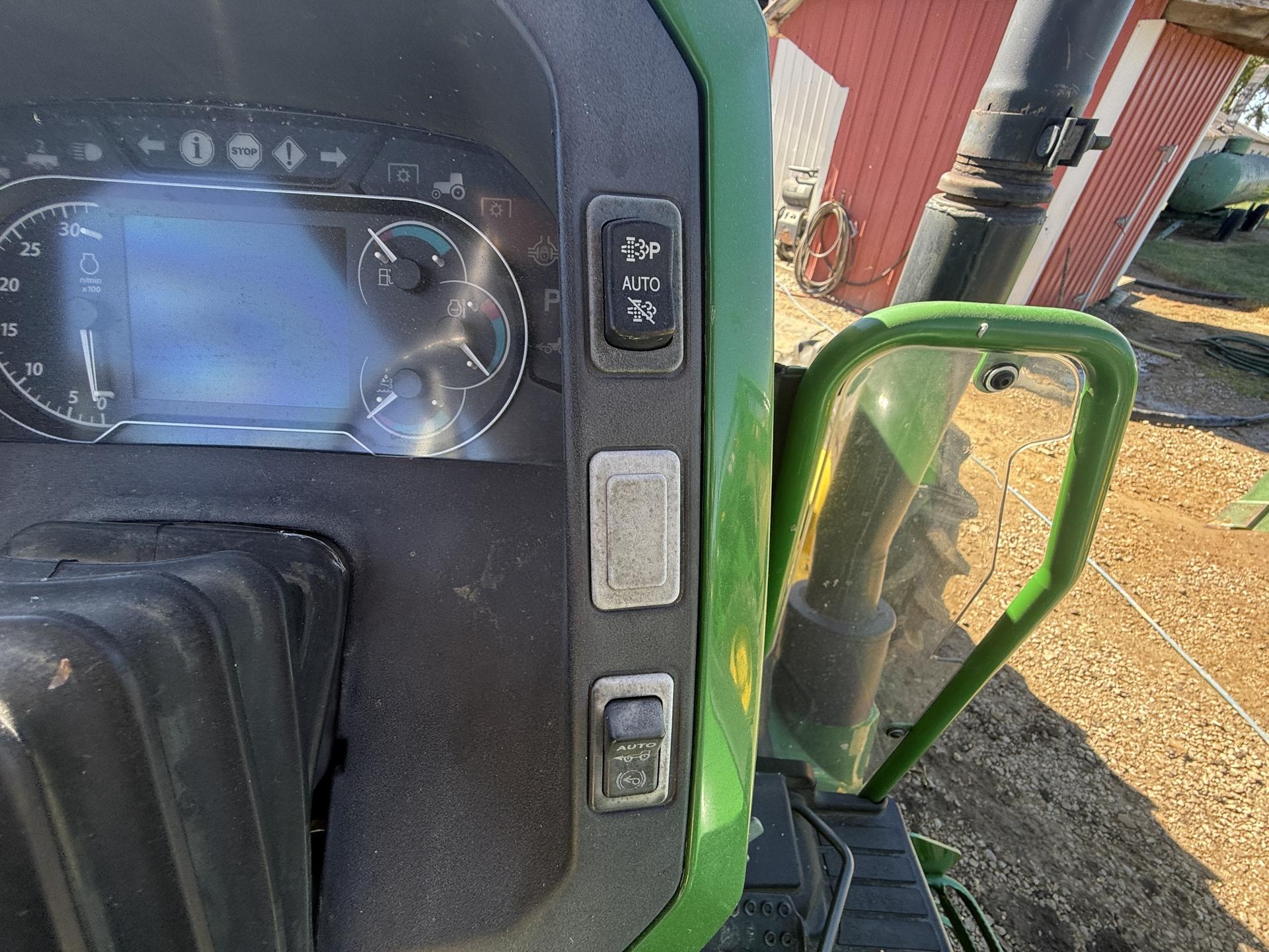 2015 John Deere 5085M