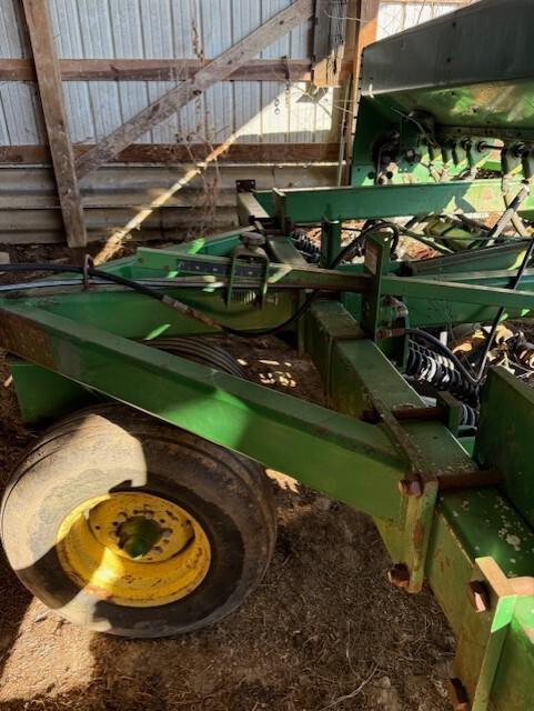 1991 John Deere 750 Image