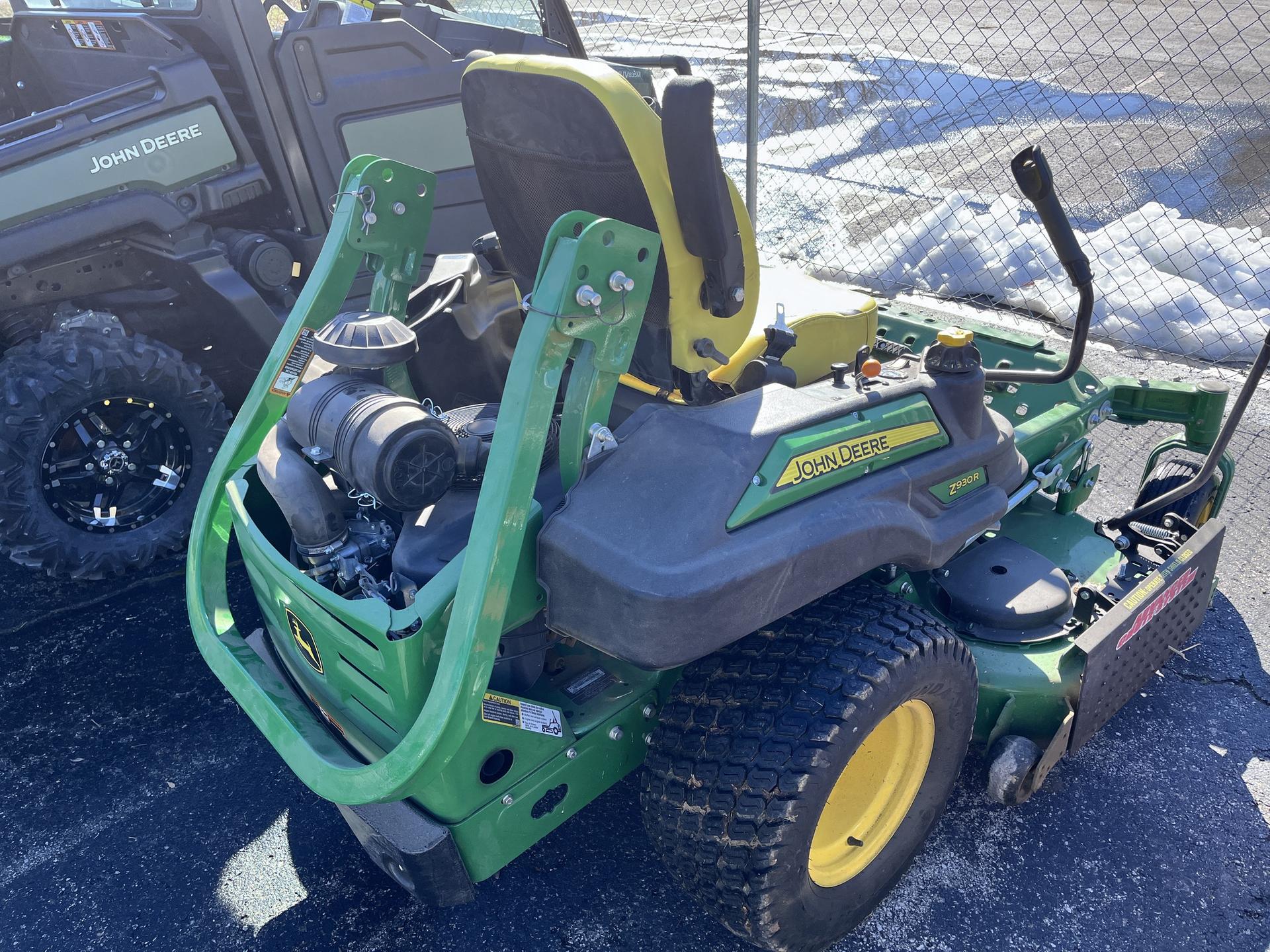 2022 John Deere Z930R Image