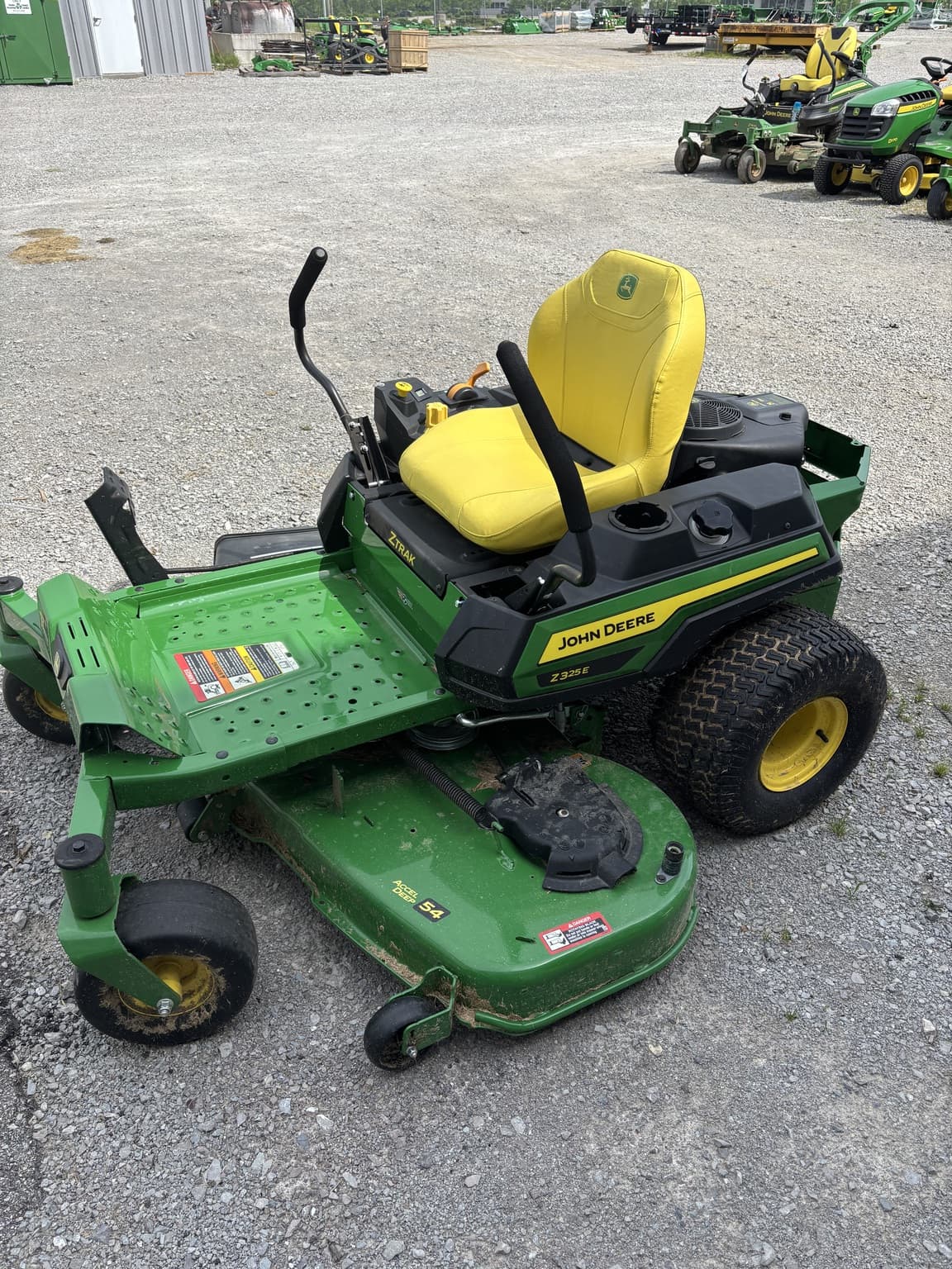 2024 John Deere Z325E Image