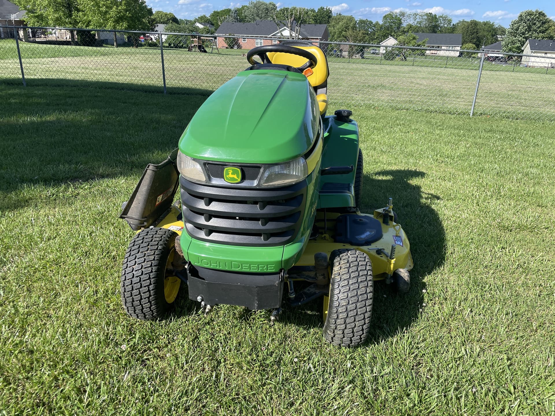 2011 John Deere X320 Image