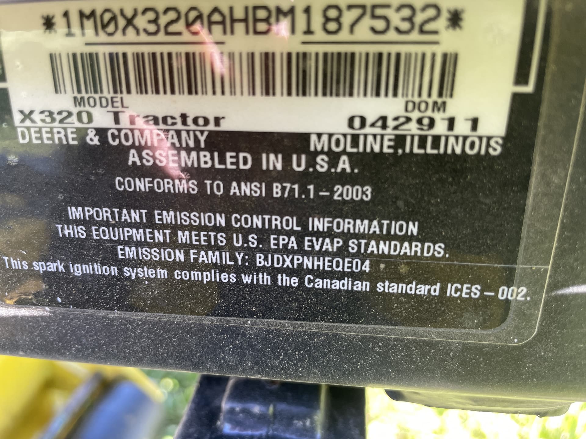 2011 John Deere X320 Image