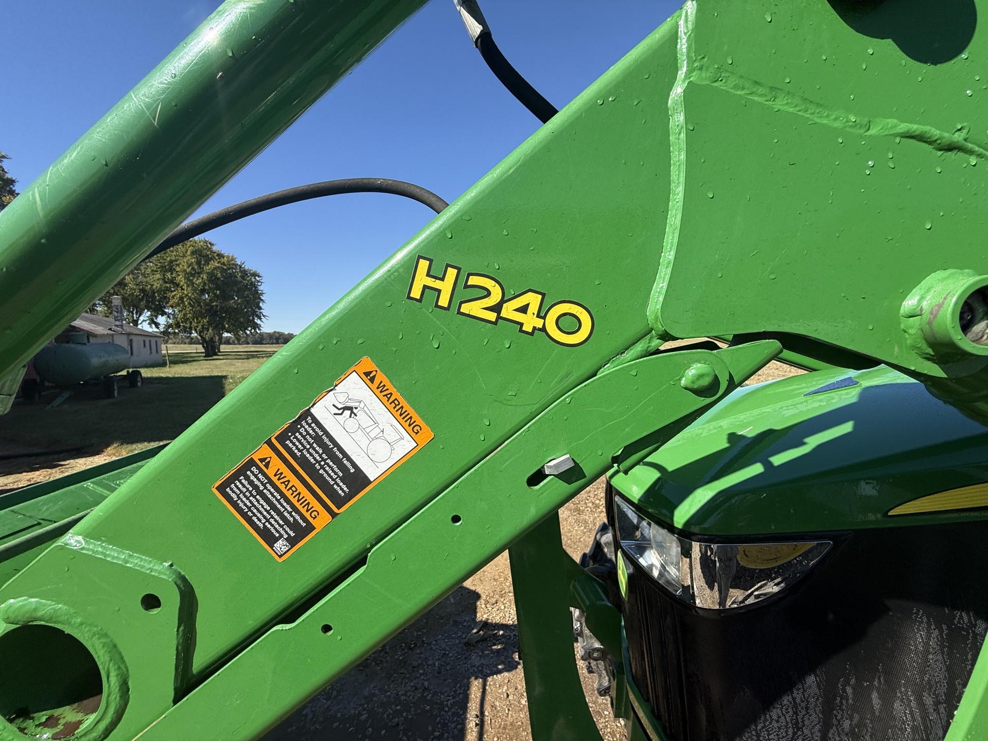 2017 John Deere 5085E