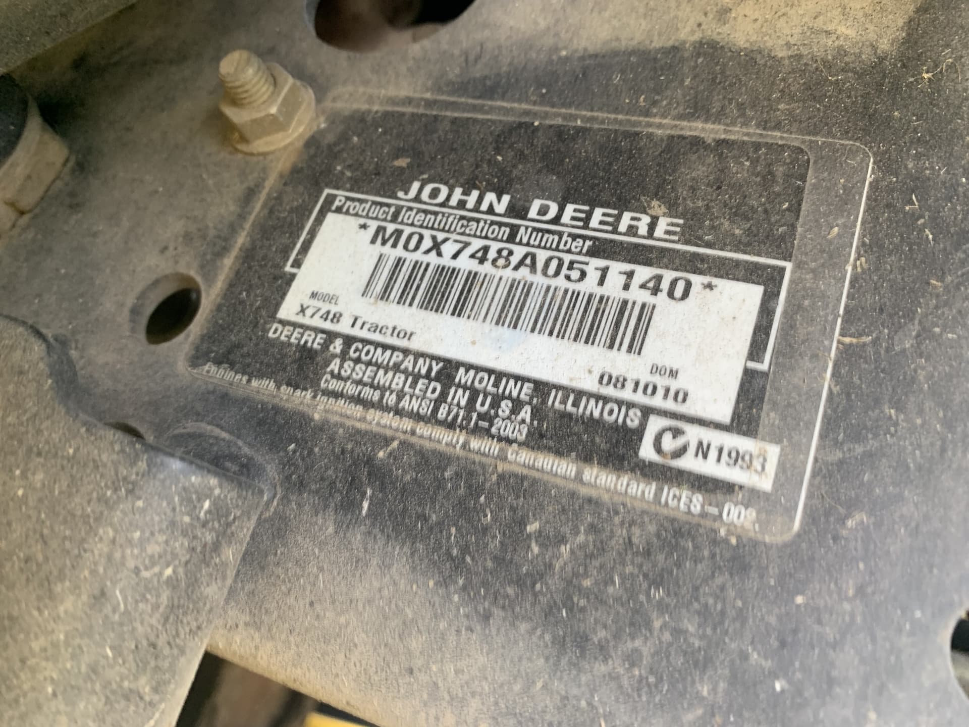 2010 John Deere X748 Image