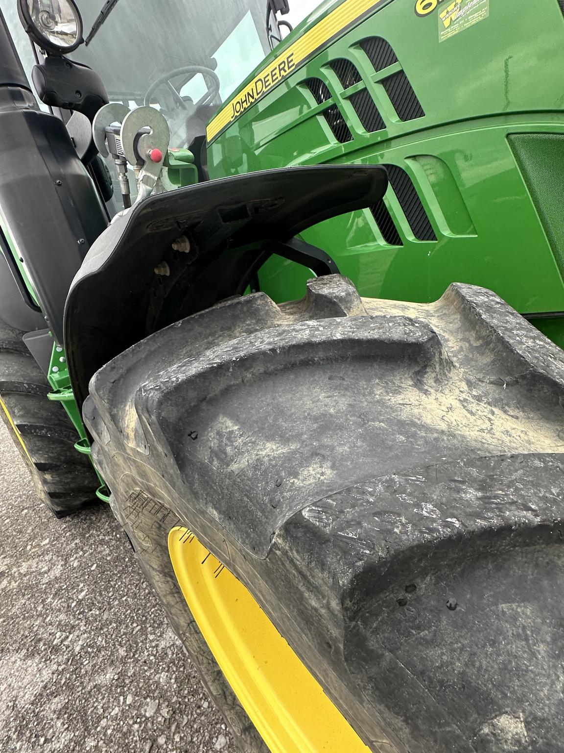 2019 John Deere 6110M