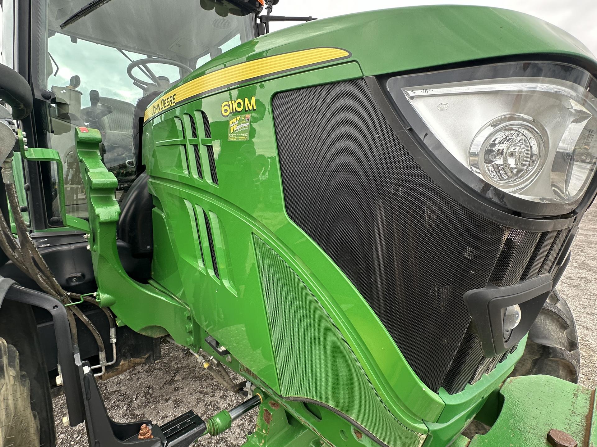 2019 John Deere 6110M