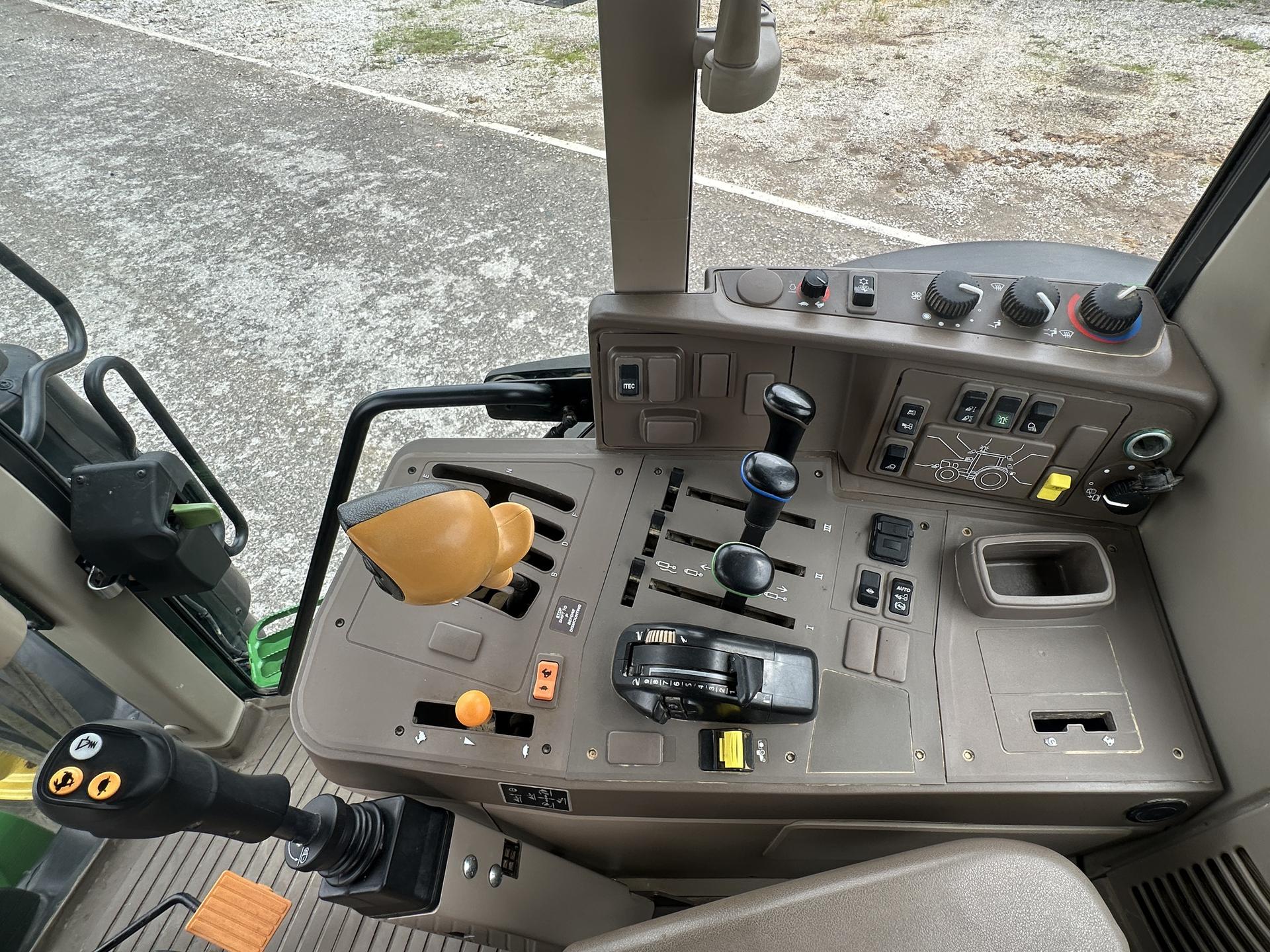 2019 John Deere 6110M