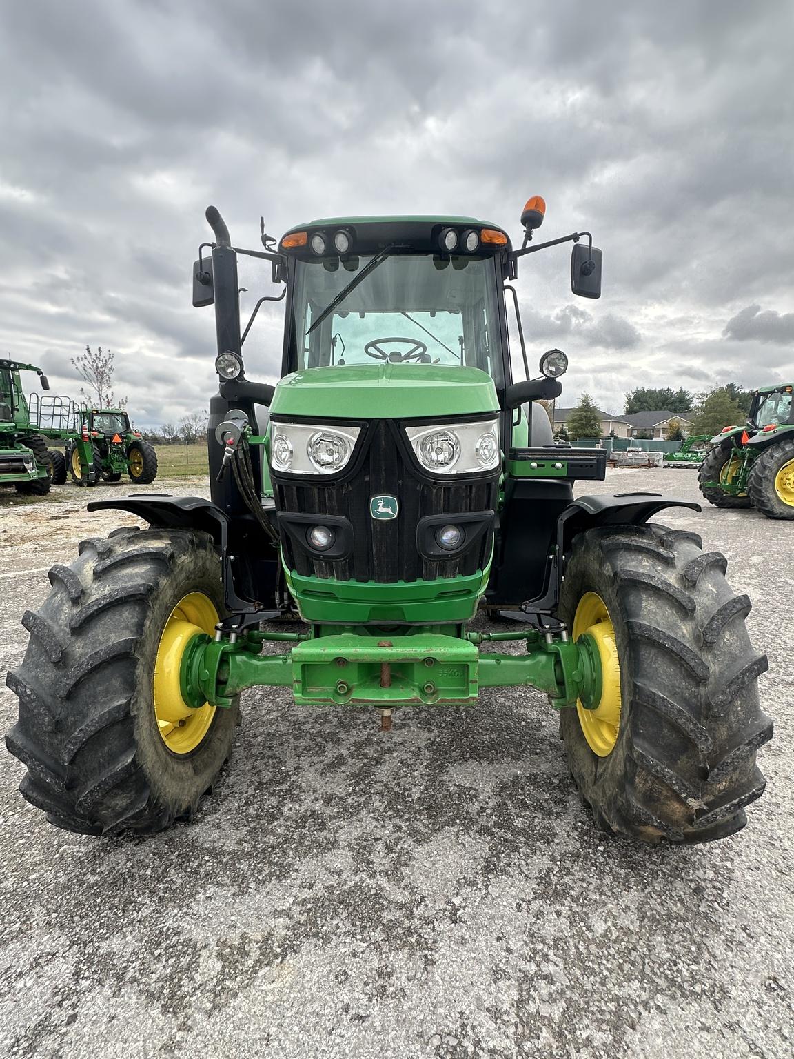 2019 John Deere 6110M