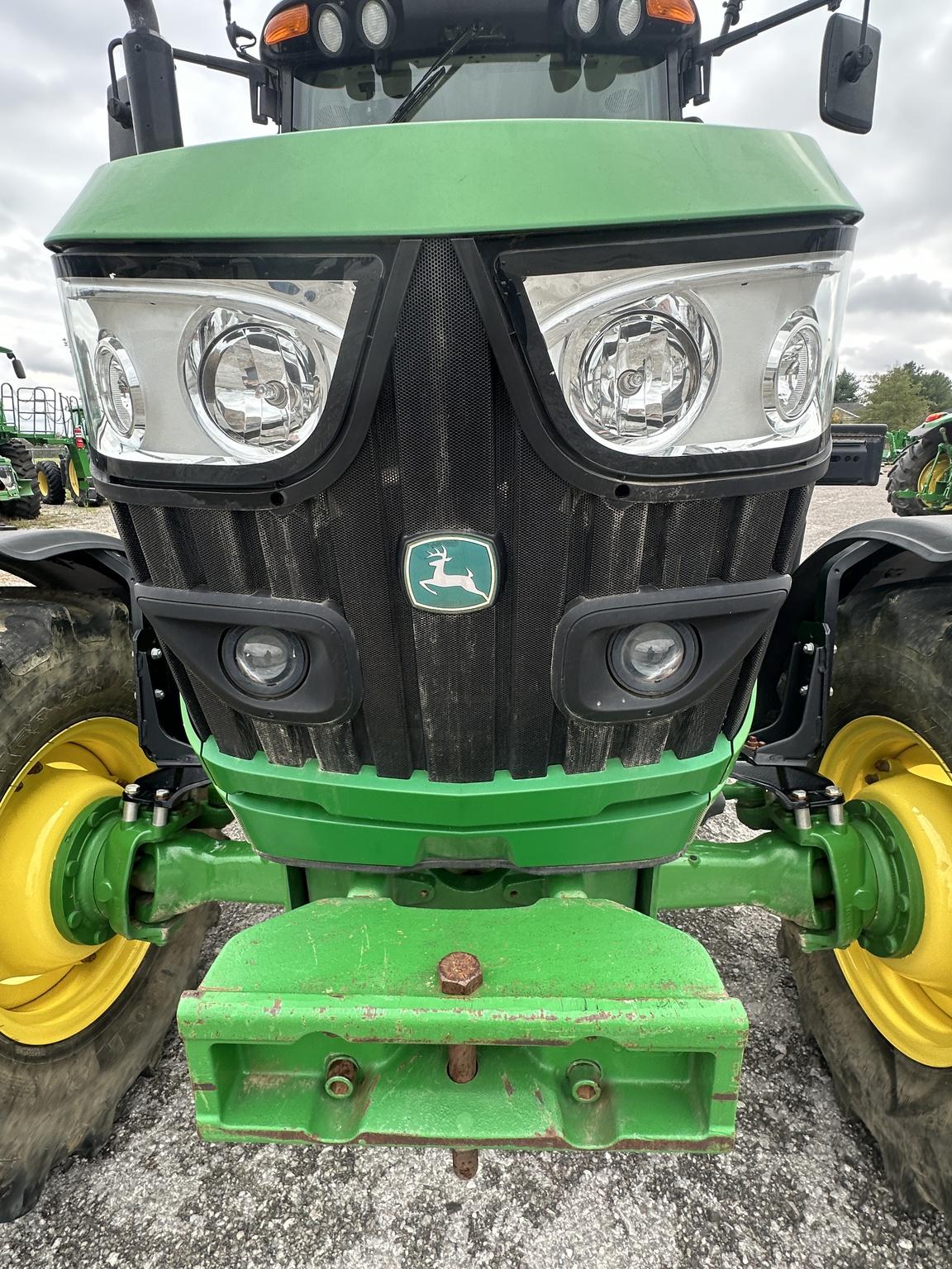 2019 John Deere 6110M