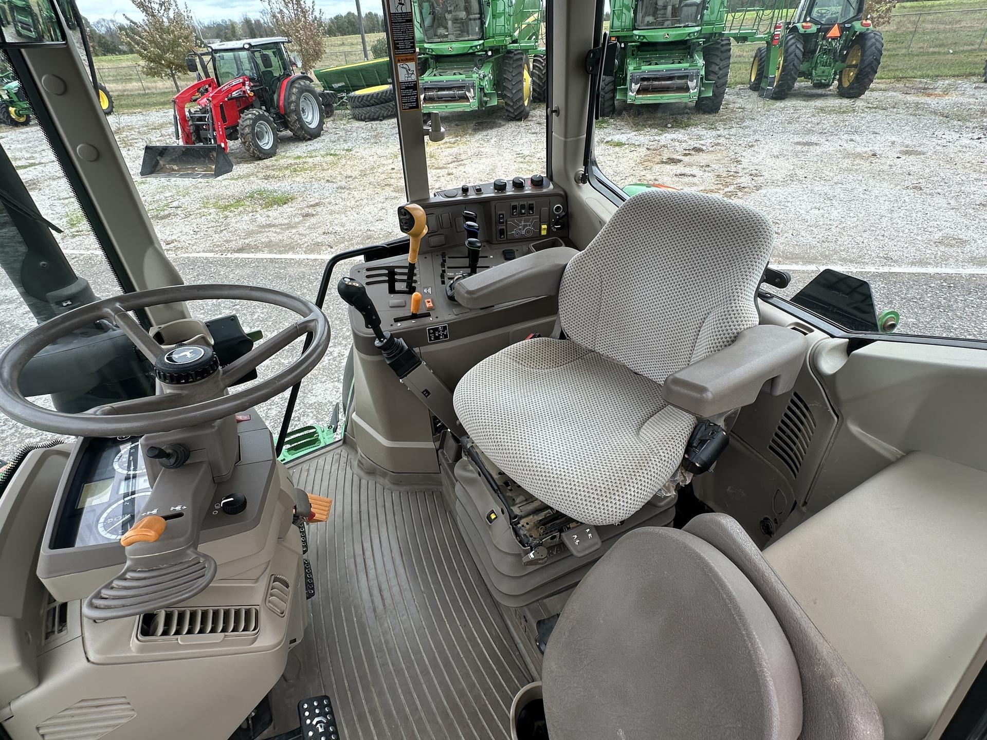 2019 John Deere 6110M