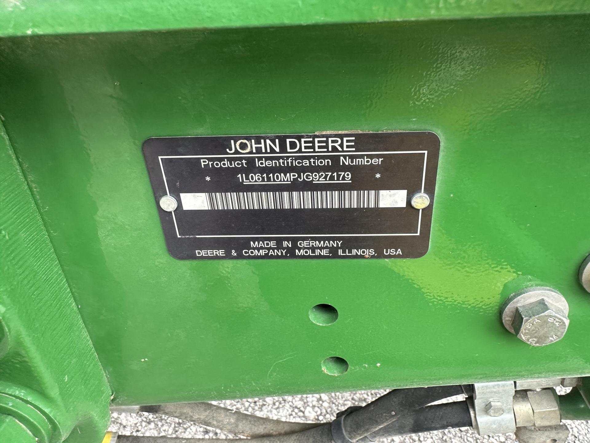 2019 John Deere 6110M