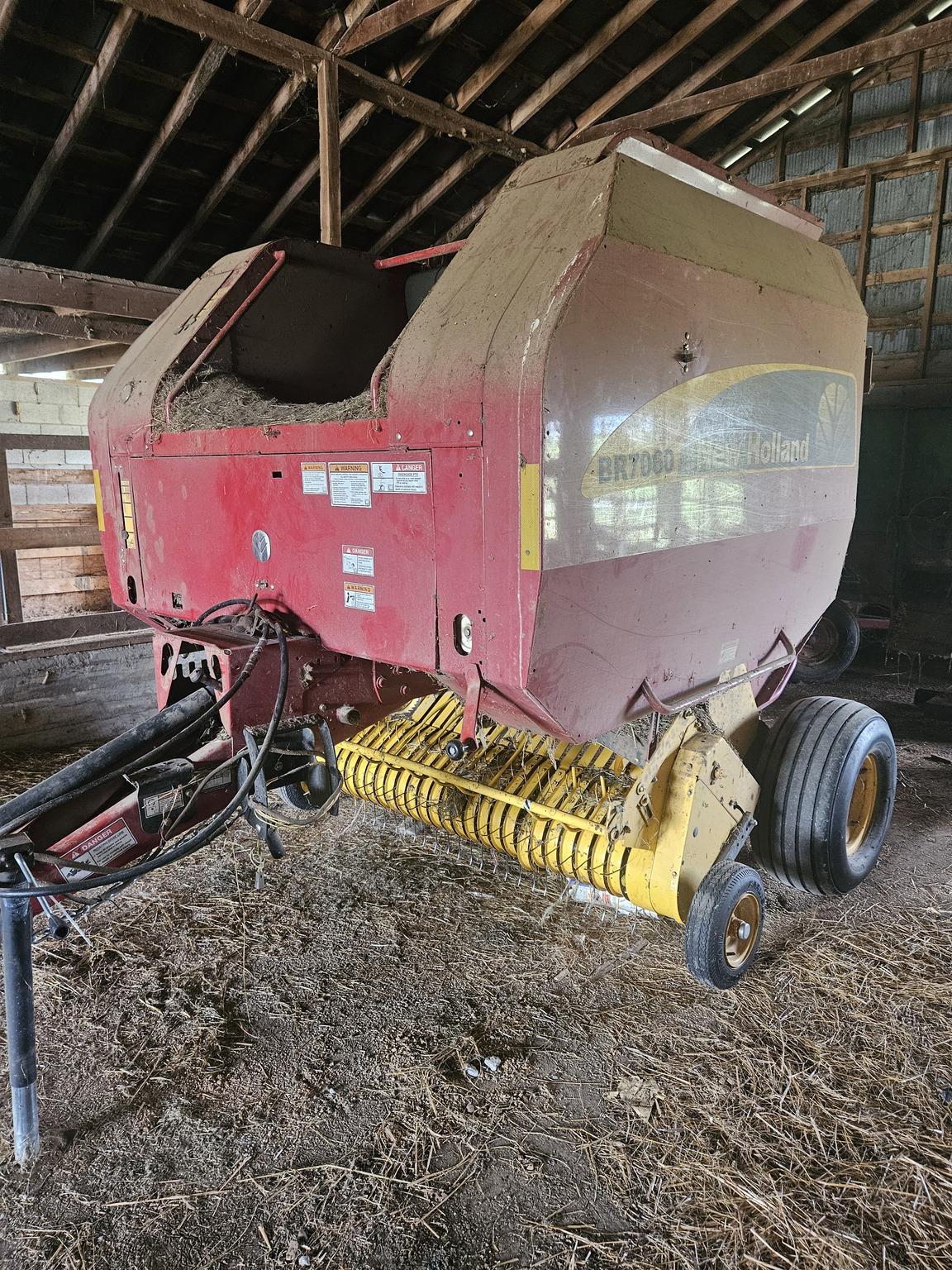 2013 New Holland BR7060 Image