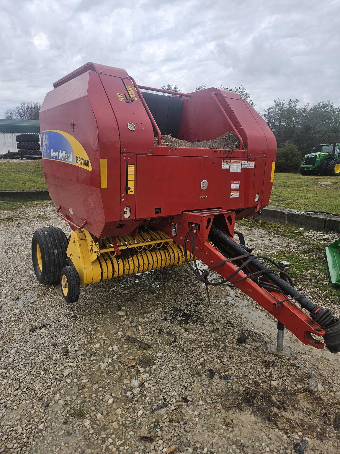 2013 New Holland BR7060 Image