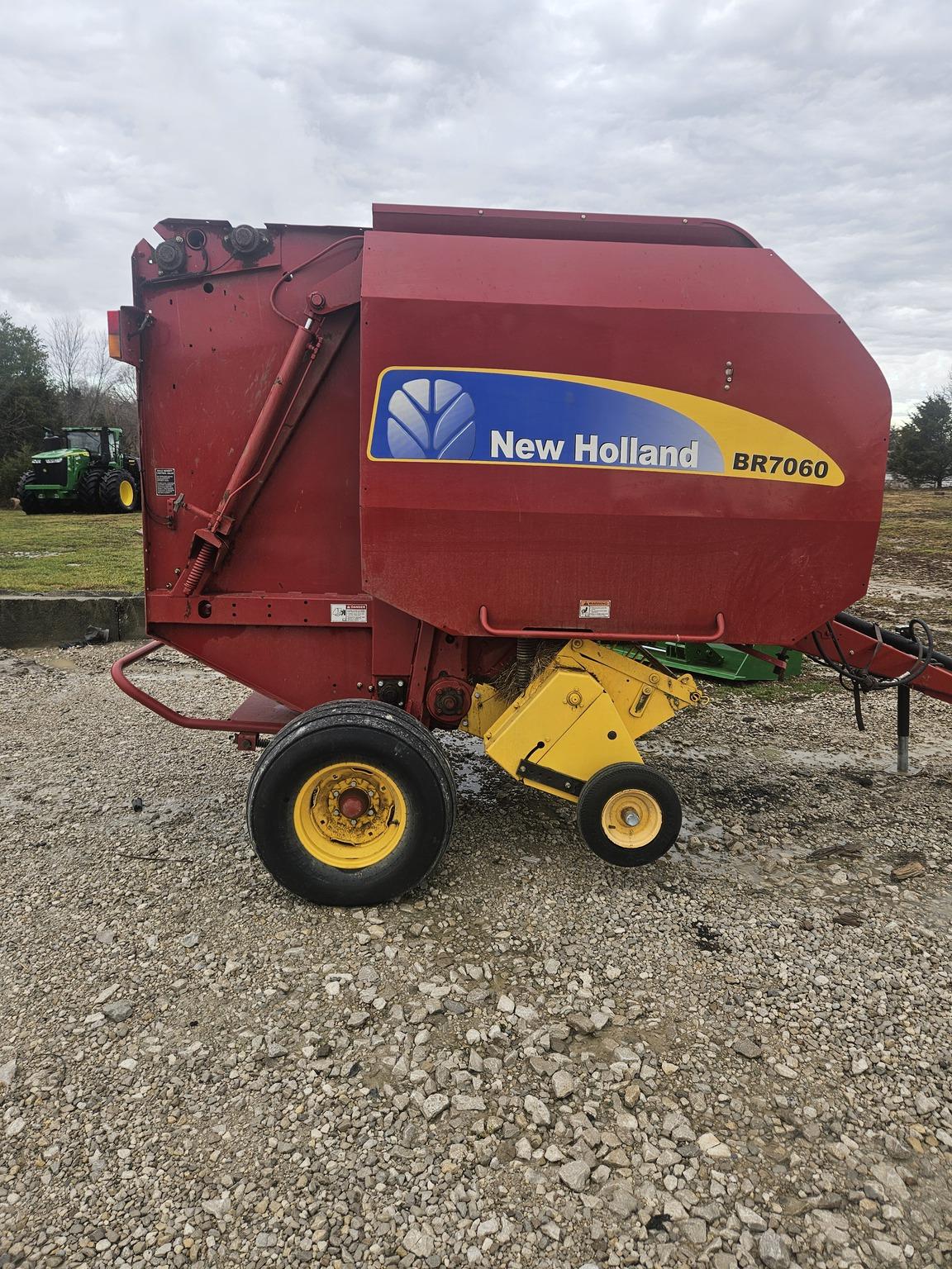 2013 New Holland BR7060 Image