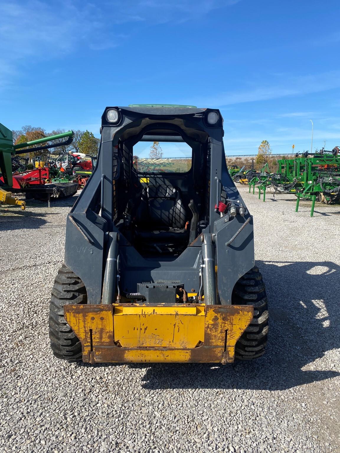 2019 John Deere 318G