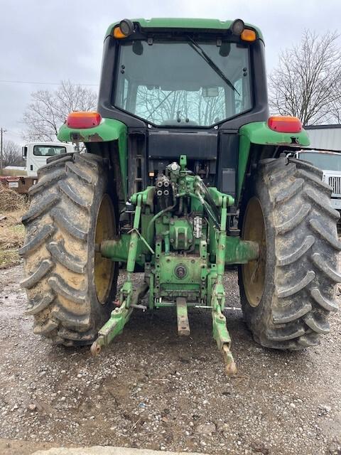 2009 John Deere 7330 Image