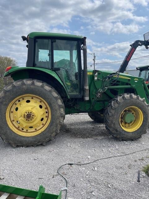 2009 John Deere 7330 Image