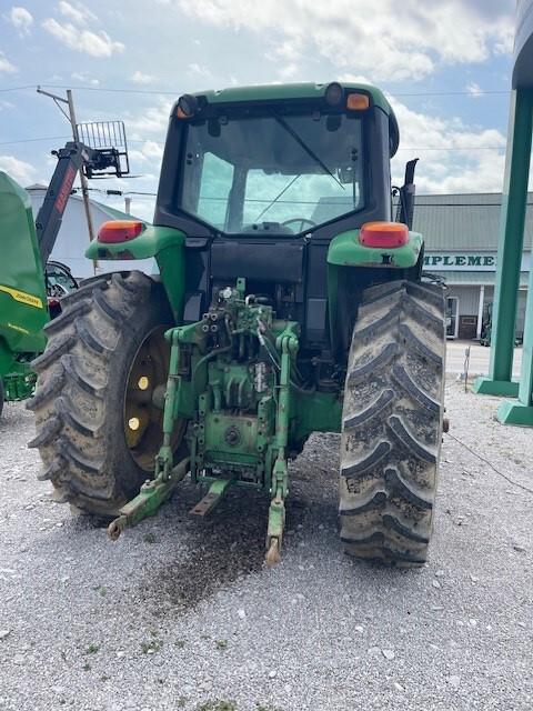 2009 John Deere 7330 Image