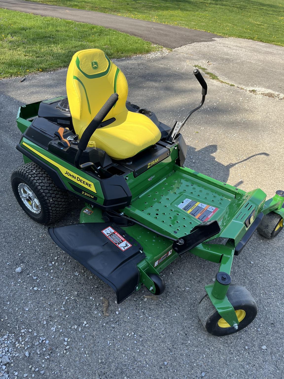 2024 John Deere Z320M Image