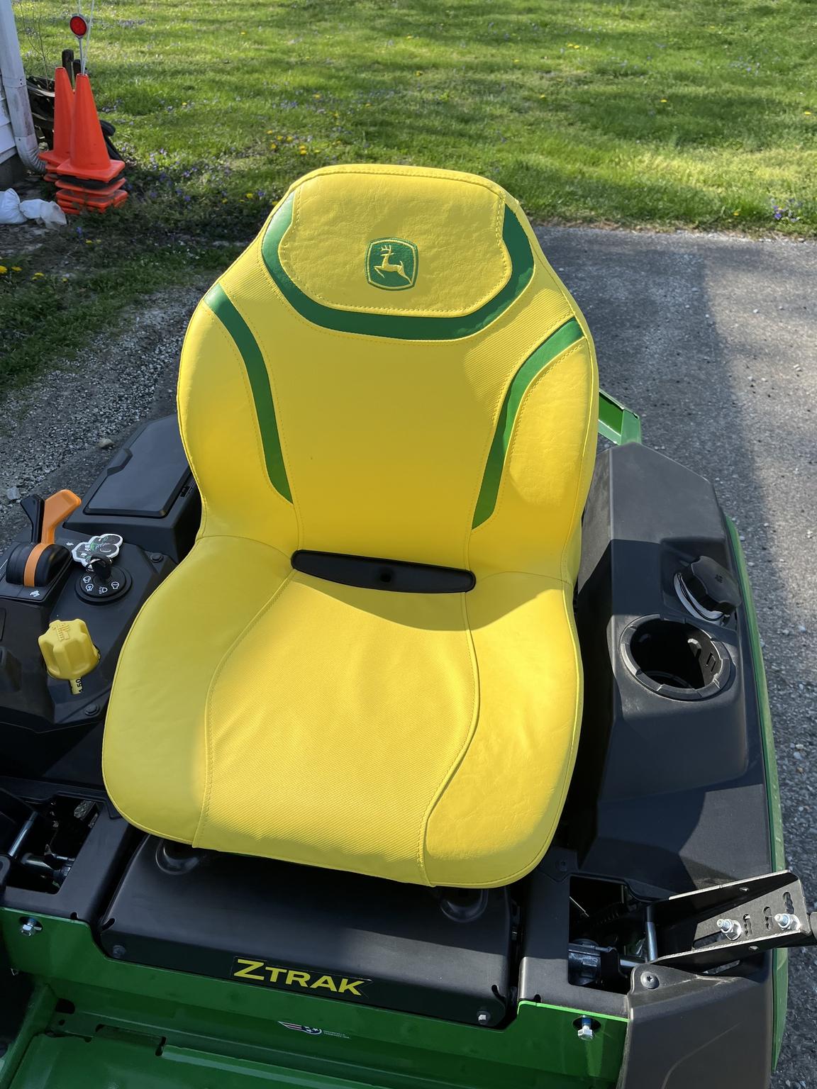 2024 John Deere Z320M Image