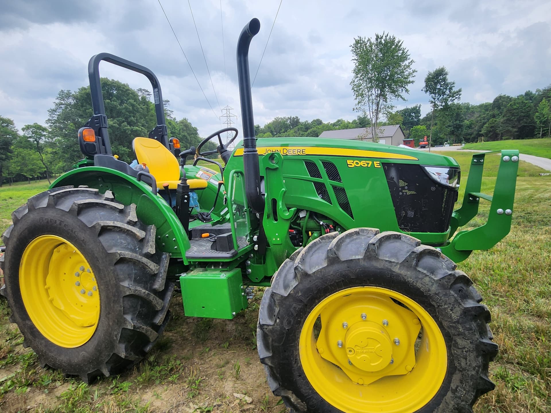 2024 John Deere 5067E Image