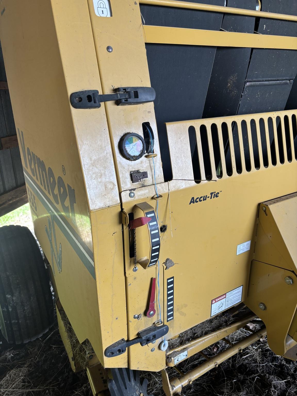 2005 Vermeer 555XL Image