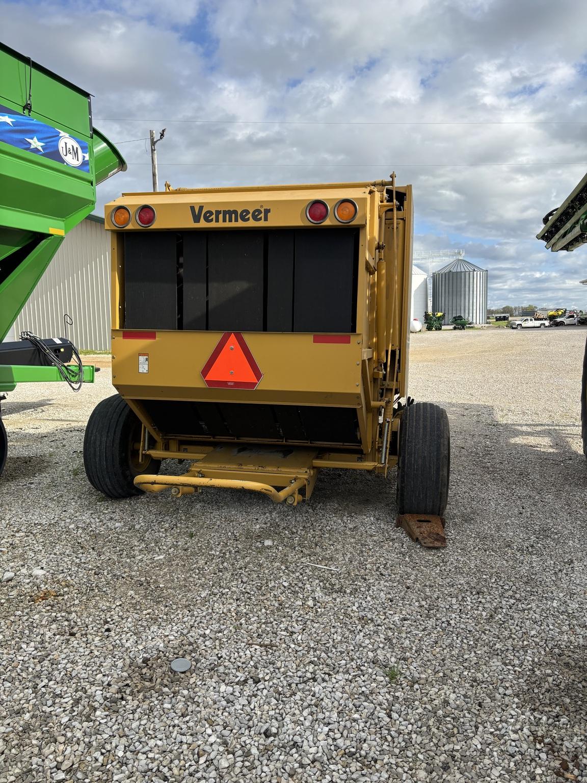 2005 Vermeer 555XL Image