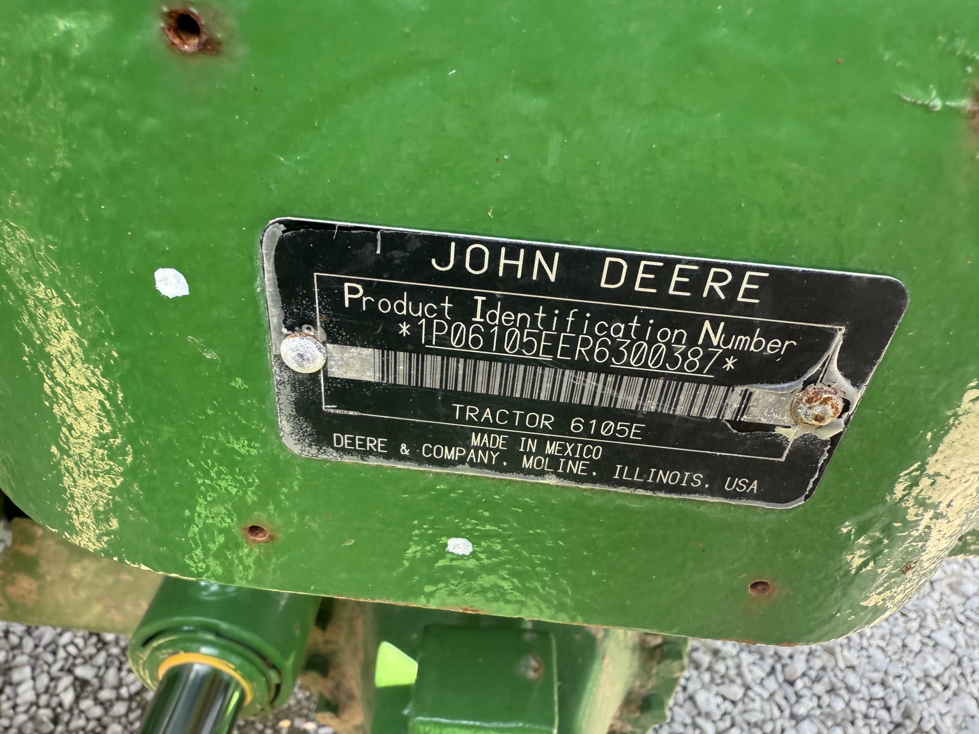 2024 John Deere 6105E Cab Image