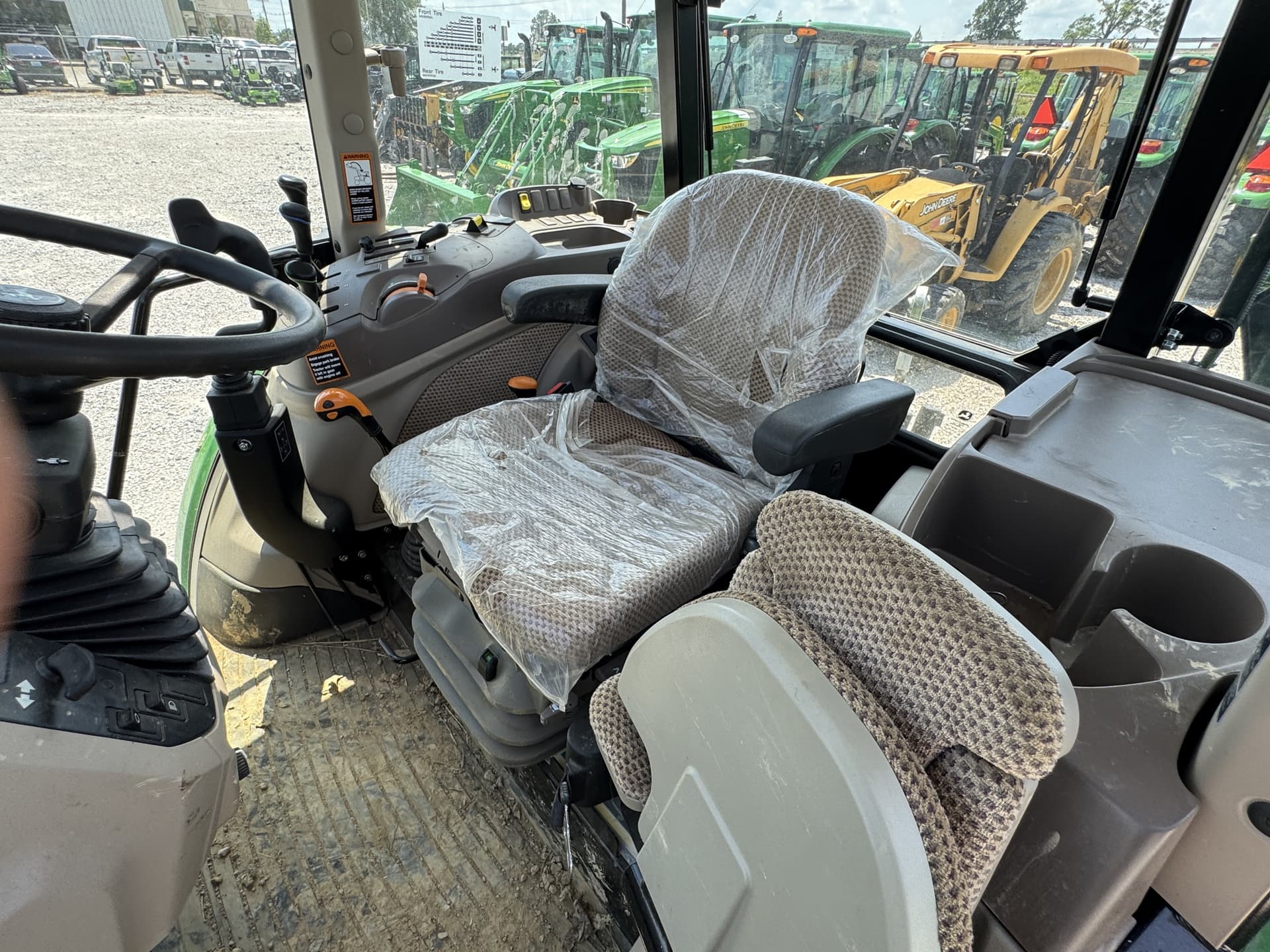 2024 John Deere 6105E Cab Image