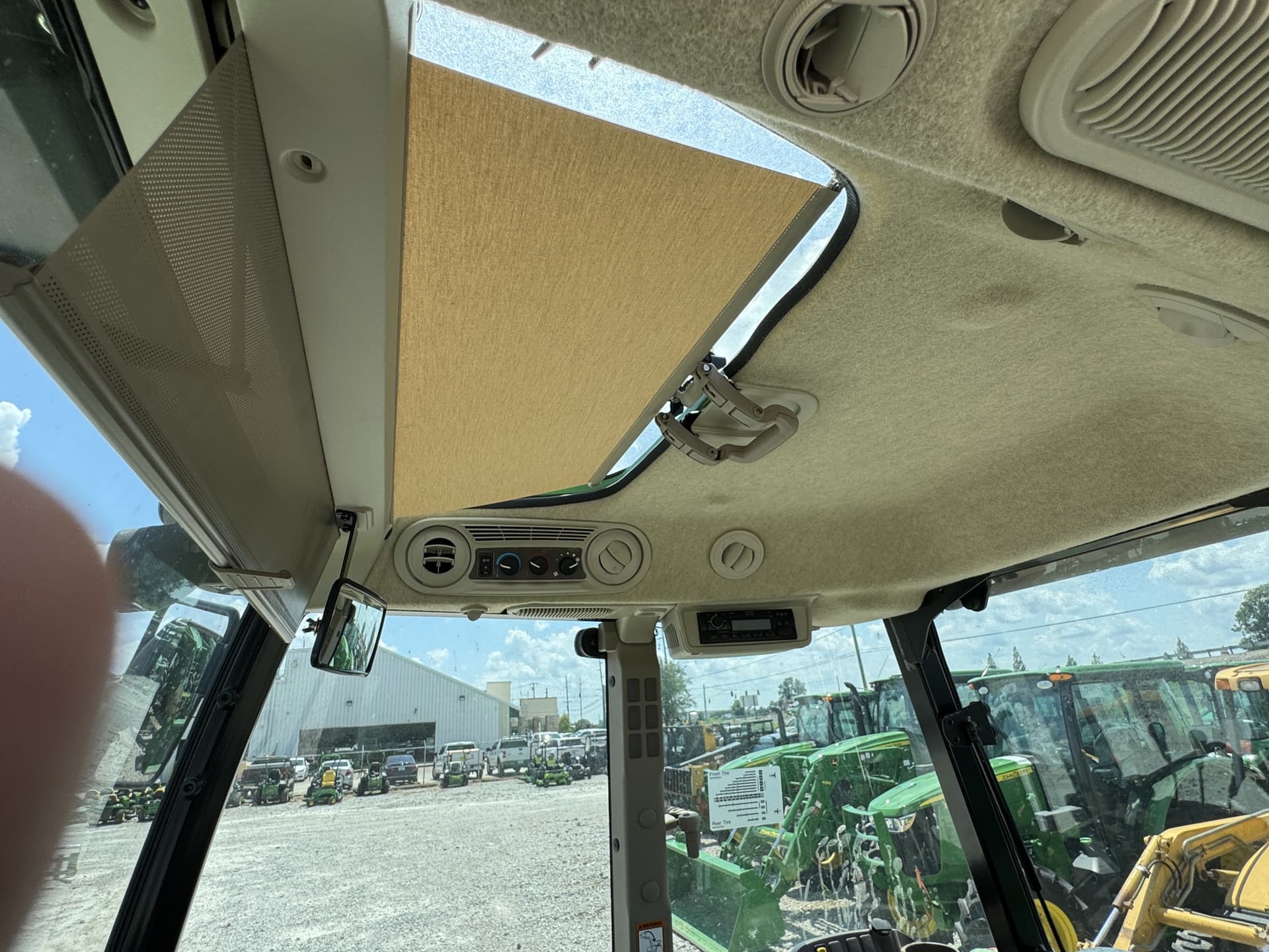 2024 John Deere 6105E Cab Image