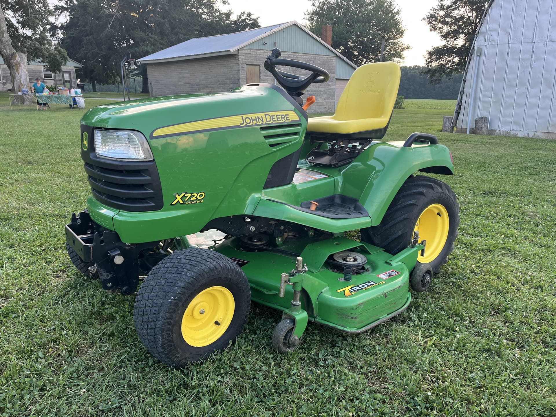 2010 John Deere X720 Image