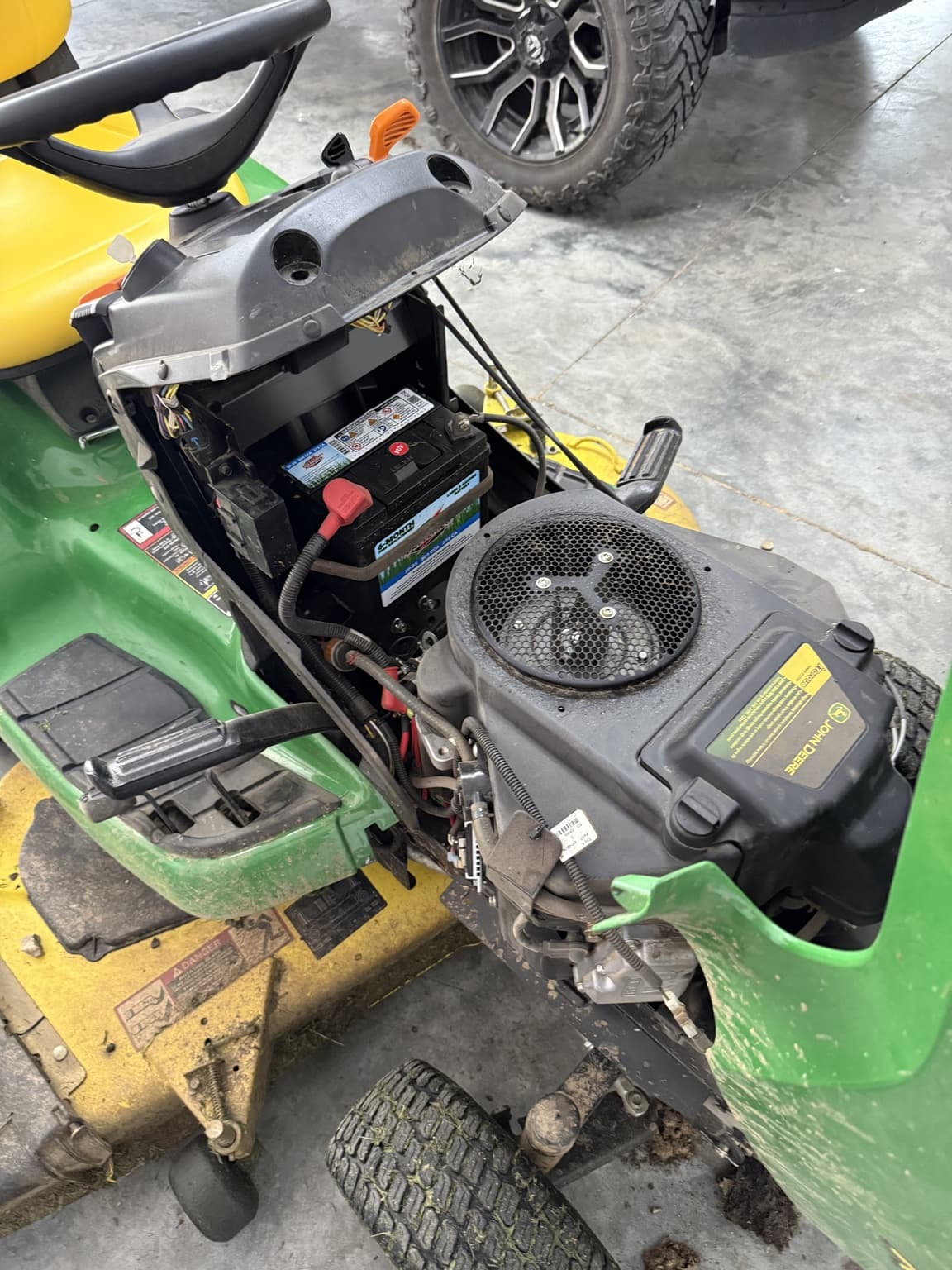 2014 John Deere X320 Image