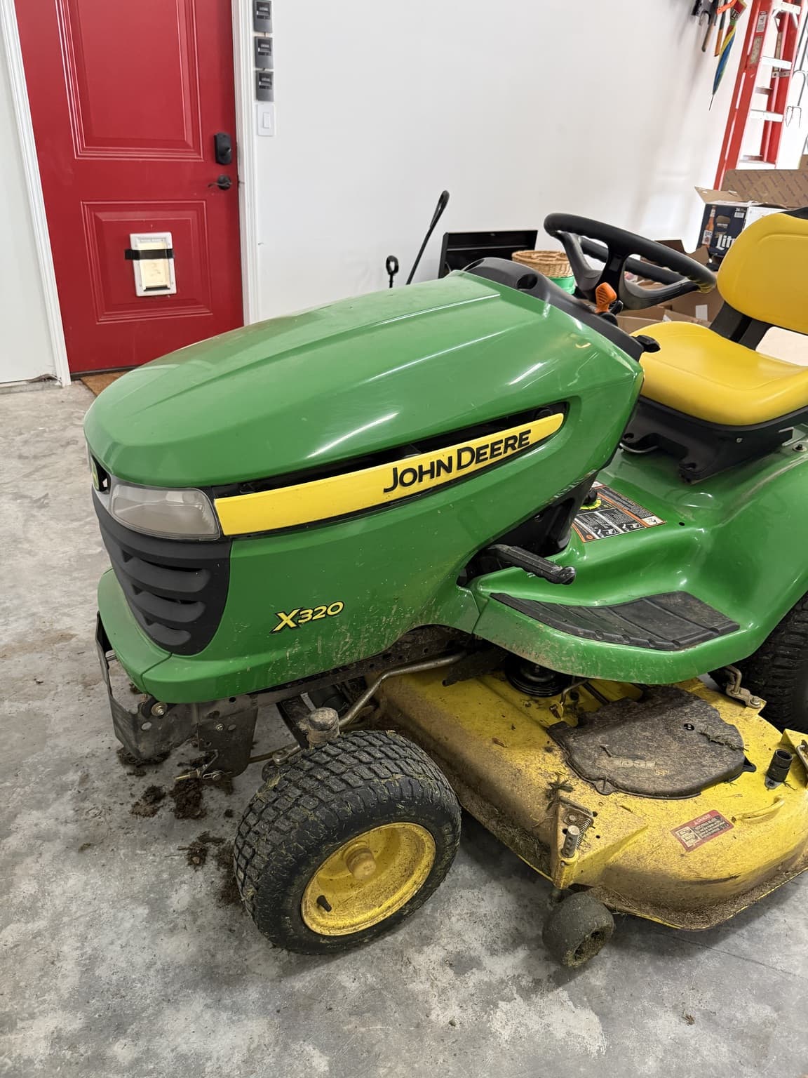 2014 John Deere X320 Image