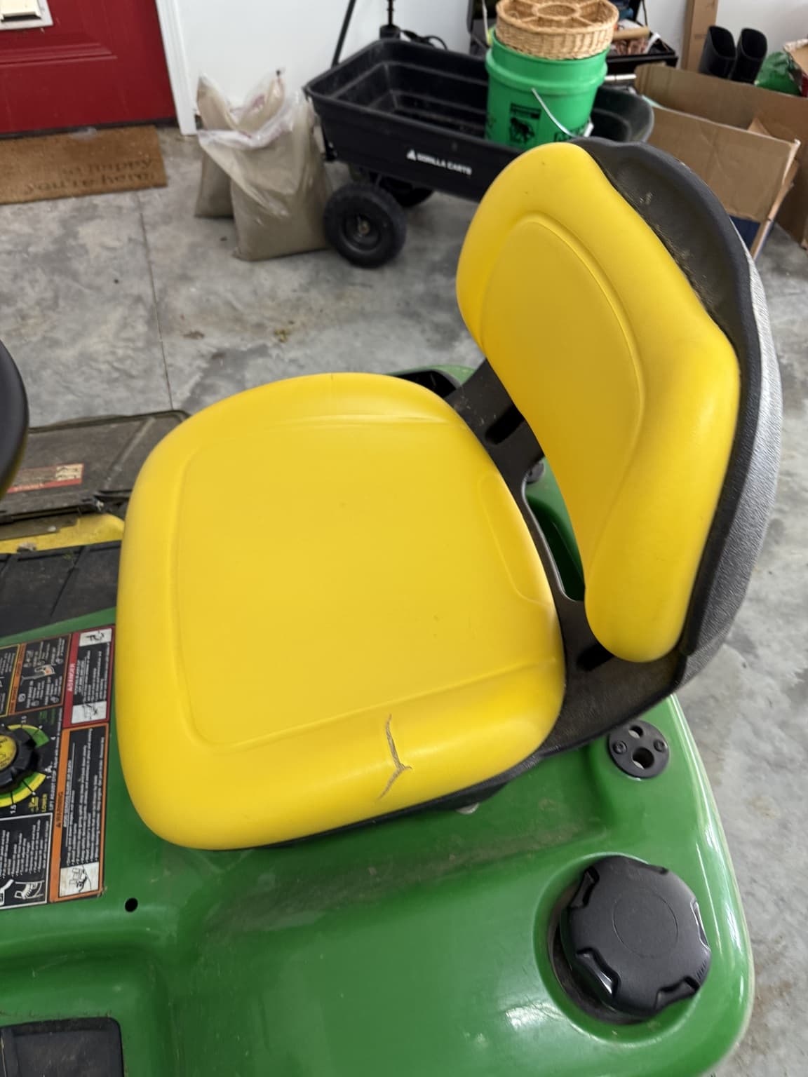2014 John Deere X320 Image