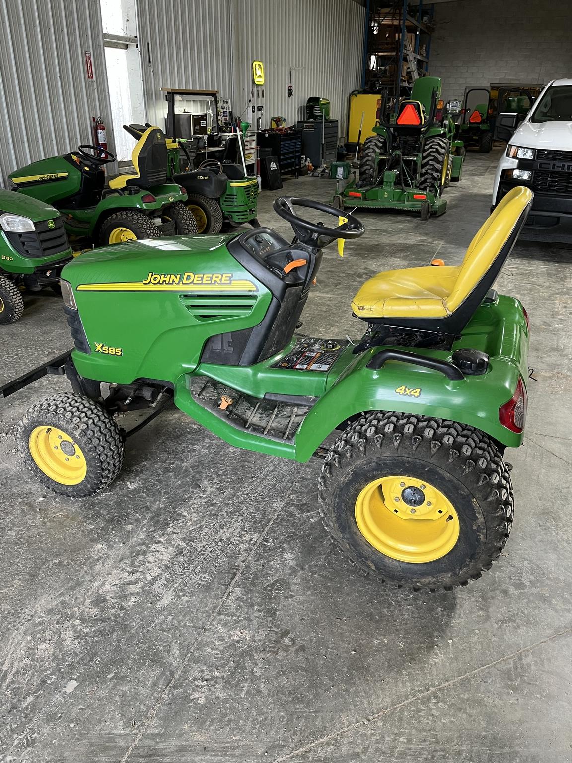 2002 John Deere X585 - Wright Implement