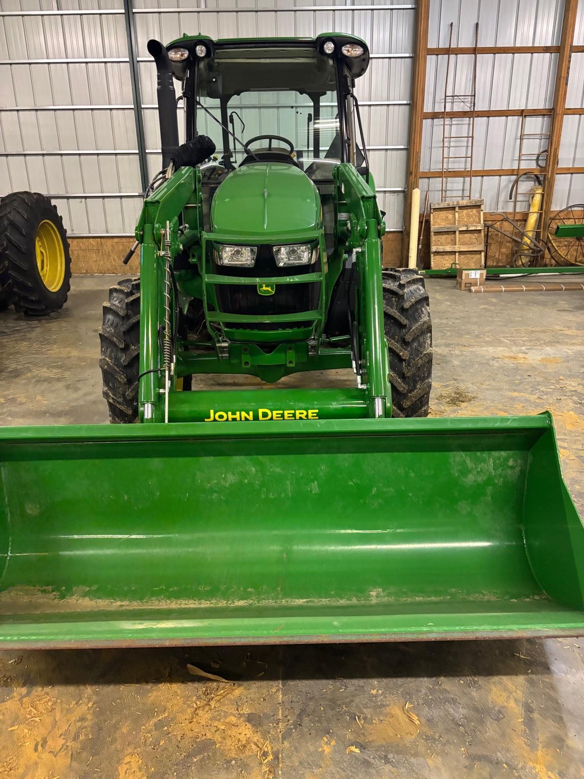 2023 John Deere 5105M Image