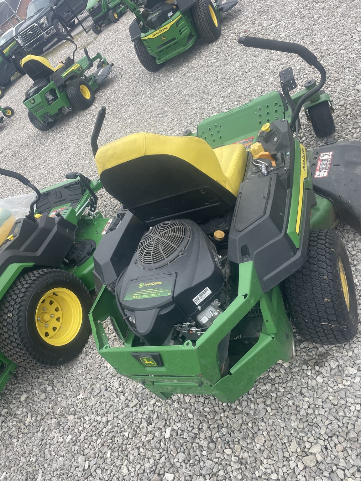 2023 John Deere Z320R Image